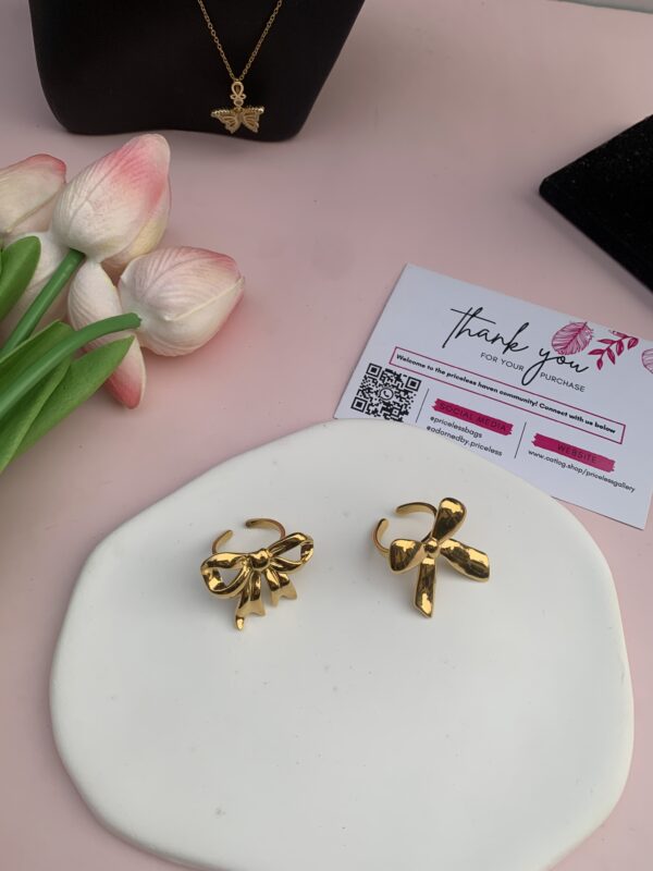 Bella bow ring