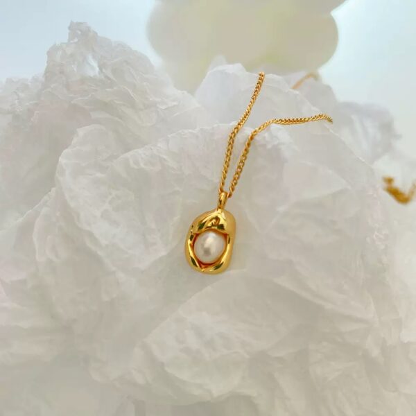 Golden Pearl Necklace