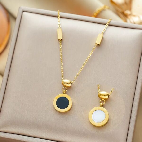 Double Sided Pendant Necklace